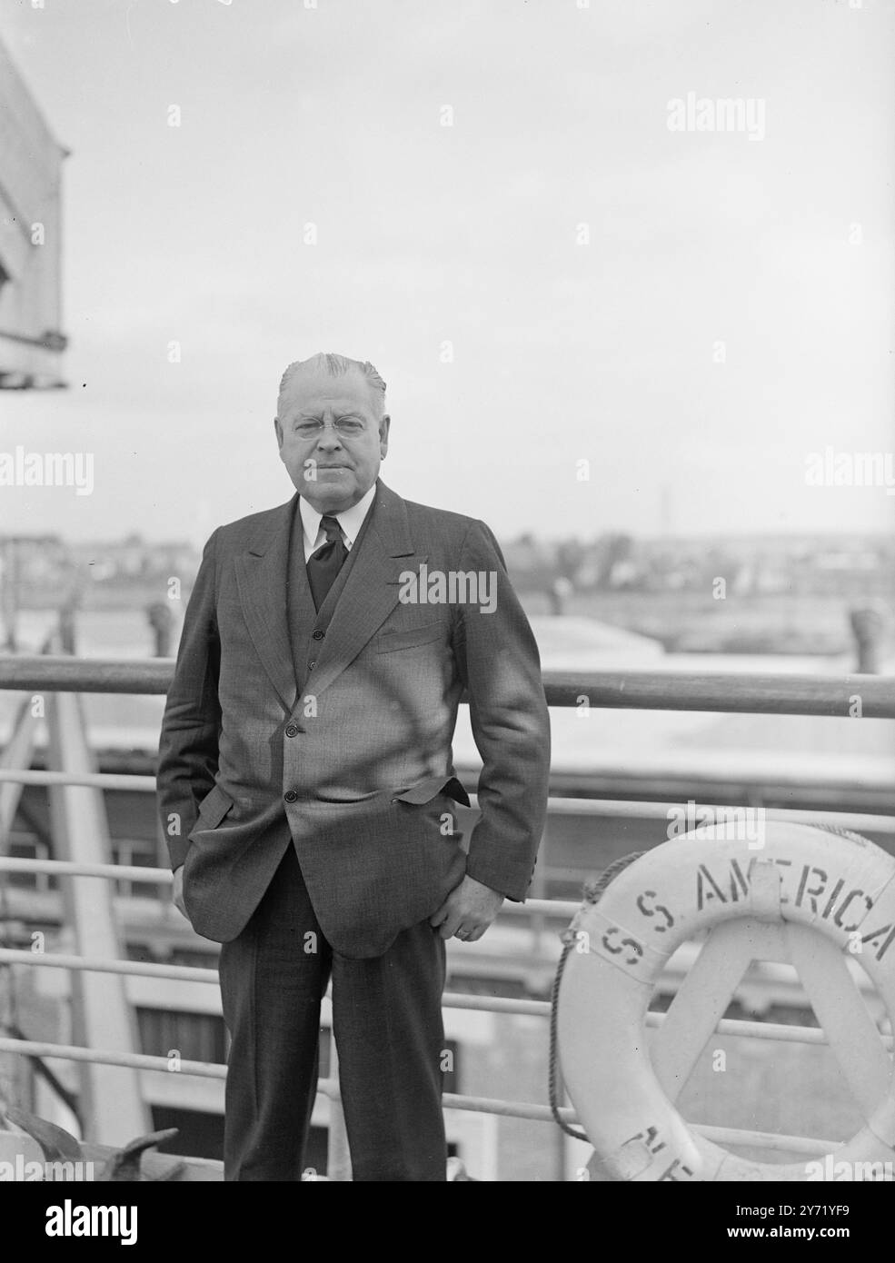 Warren R. Austin America 20th century 1940s forties hi-res stock photography and images ...