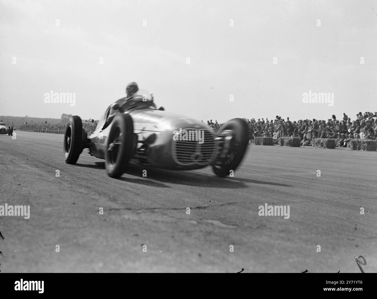 Race car driving 1940s hi-res stock photography and images - Alamy