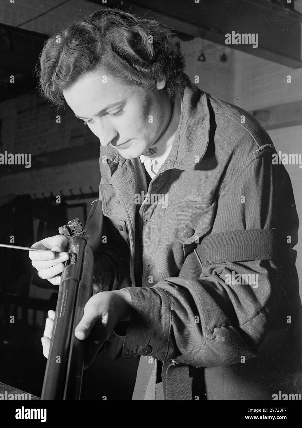 Womens rifle association hi-res stock photography and images - Alamy