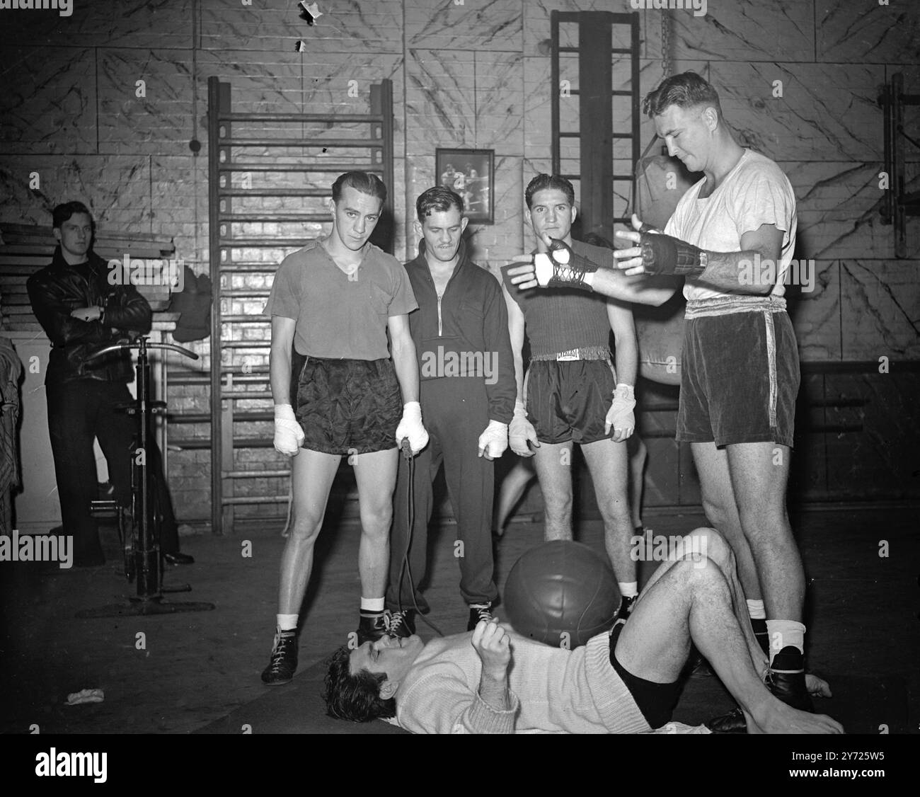 Advance sp Black and White Stock Photos & Images - Alamy