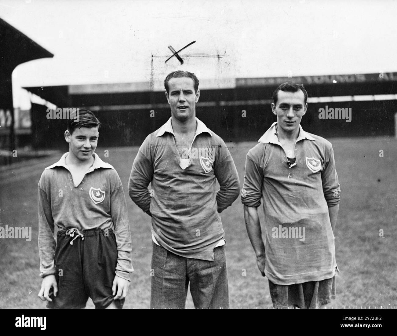the-portsmouth-team-black-and-white-stock-photos-images-alamy