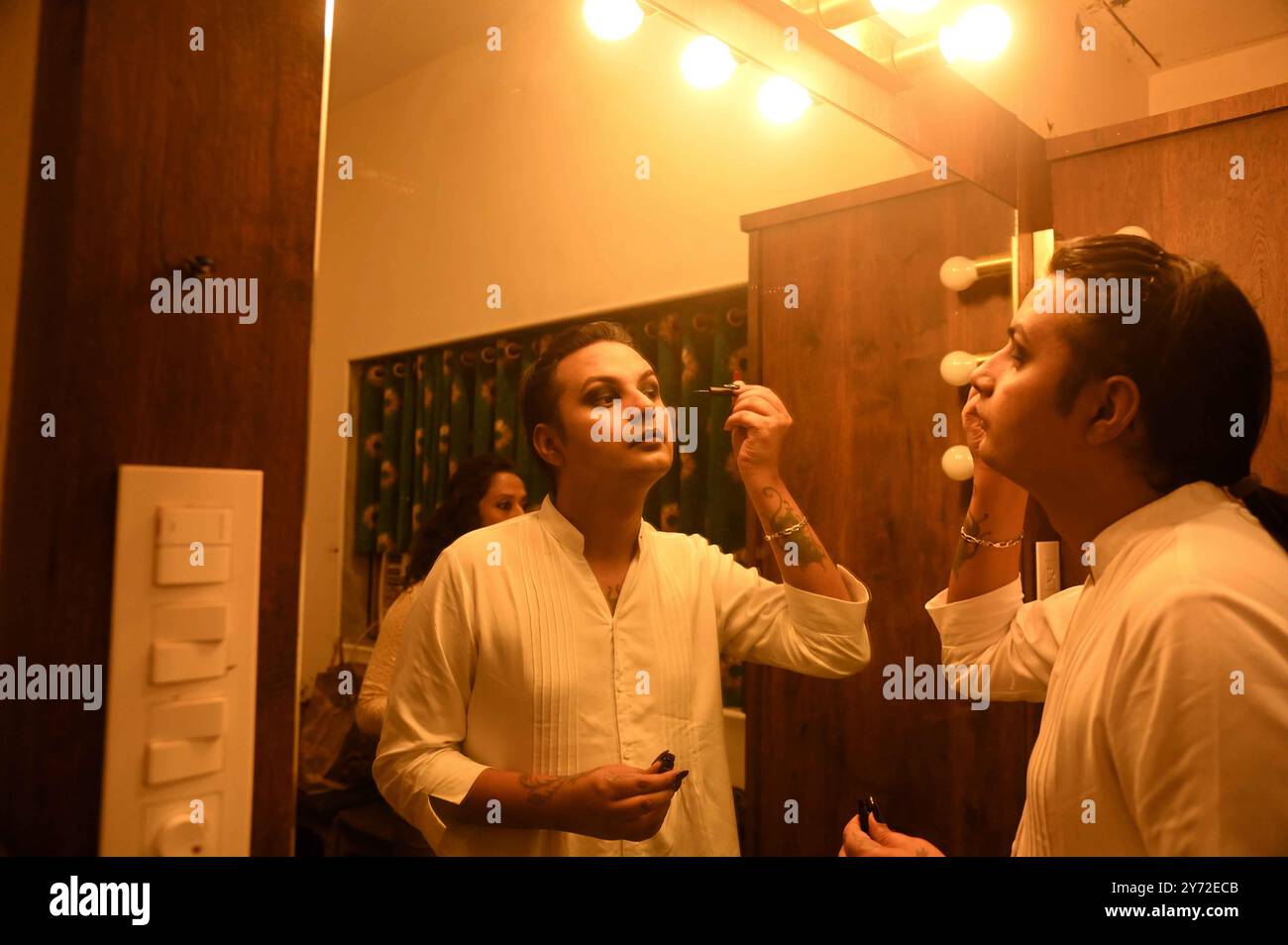 Mumbai, Maharashtra, India. 27th Sep, 2024. Belly Dancer Artist getting ready for their peformance on 27 September in Mumbai, India (Credit Image: © Deep Nair/ZUMA Press Wire) EDITORIAL USAGE ONLY! Not for Commercial USAGE! Stock Photo