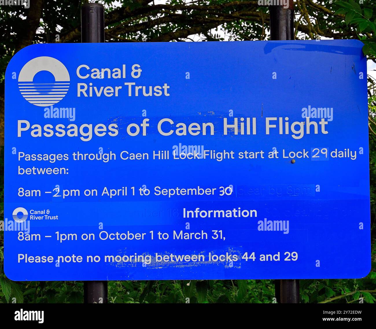 Caen hill lock flight sign hi-res stock photography and images - Alamy