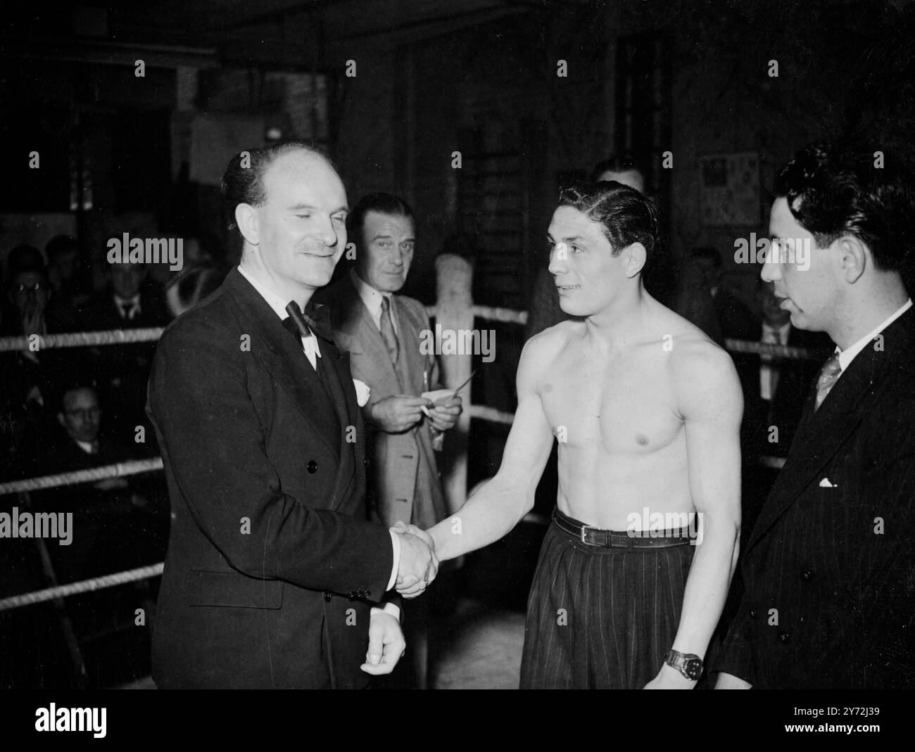Al Phillips, Empire featherweight champion, is fighting Raymond ...