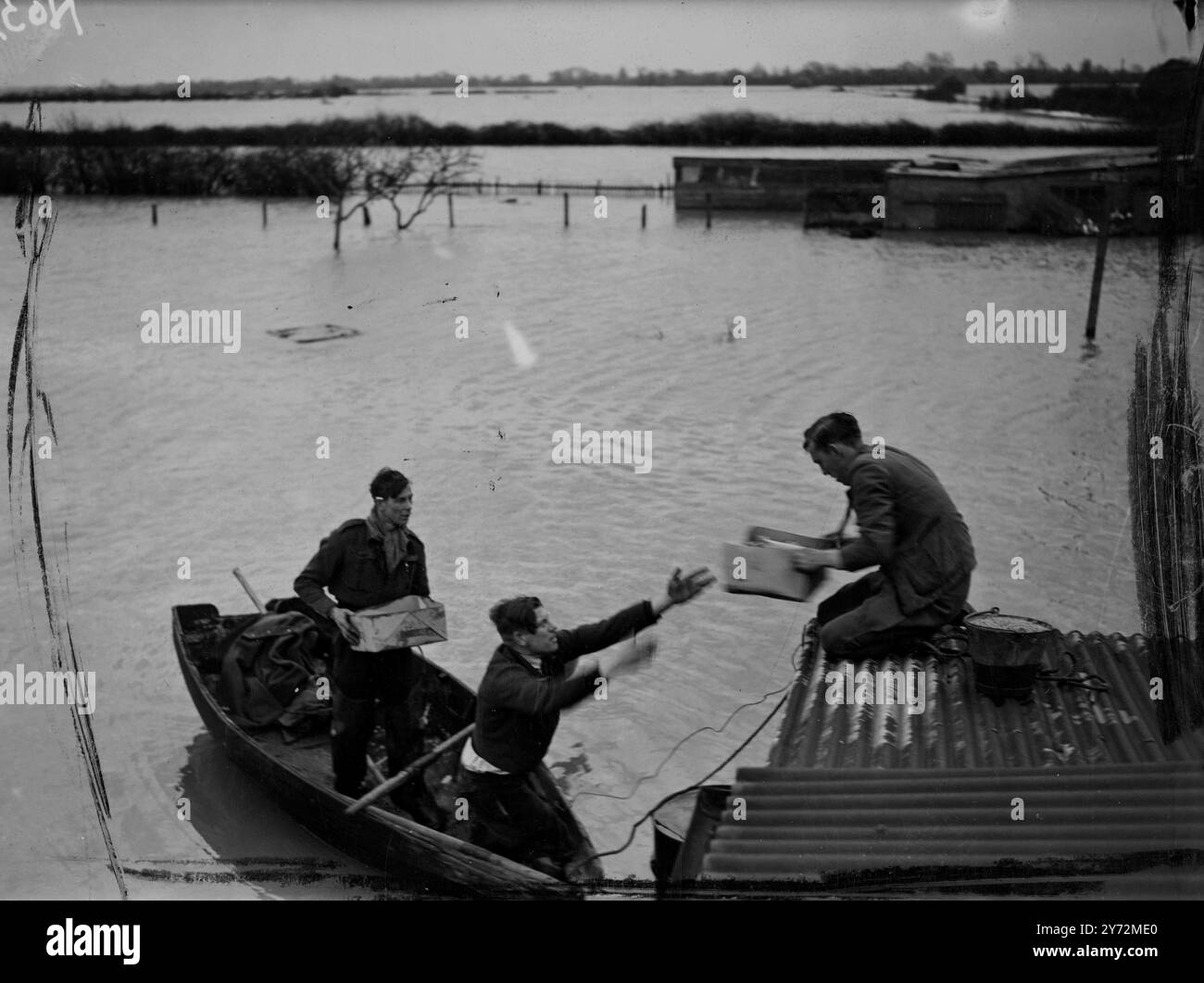 Children evacuated london hi-res stock photography and images - Alamy