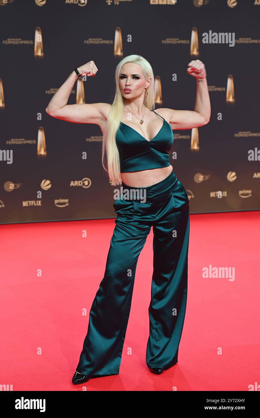 Darstellerin Daniela Katzenberger Kommt Zur Gala Und Verleihung Des Darstellerin Daniela Katzenberger Kommt Zur Gala Und Verleihung Des