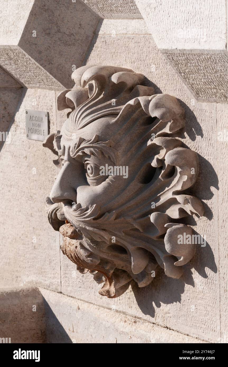 A grotesque head hi-res stock photography and images - Alamy