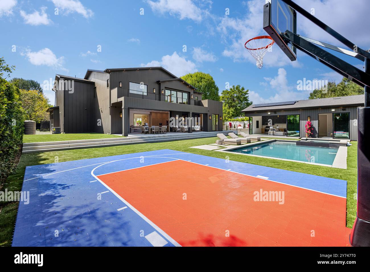 Modern luxury house with a basketball court and swimming pool in the ... - Luxury Minimalist Homes With Private Basketball Court
