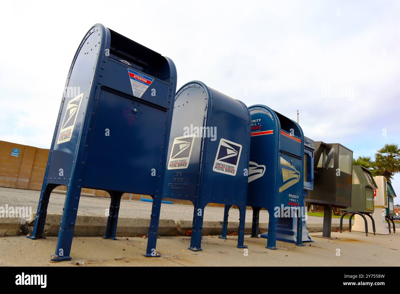 United states postal service boxes hi-res stock photography and images ...