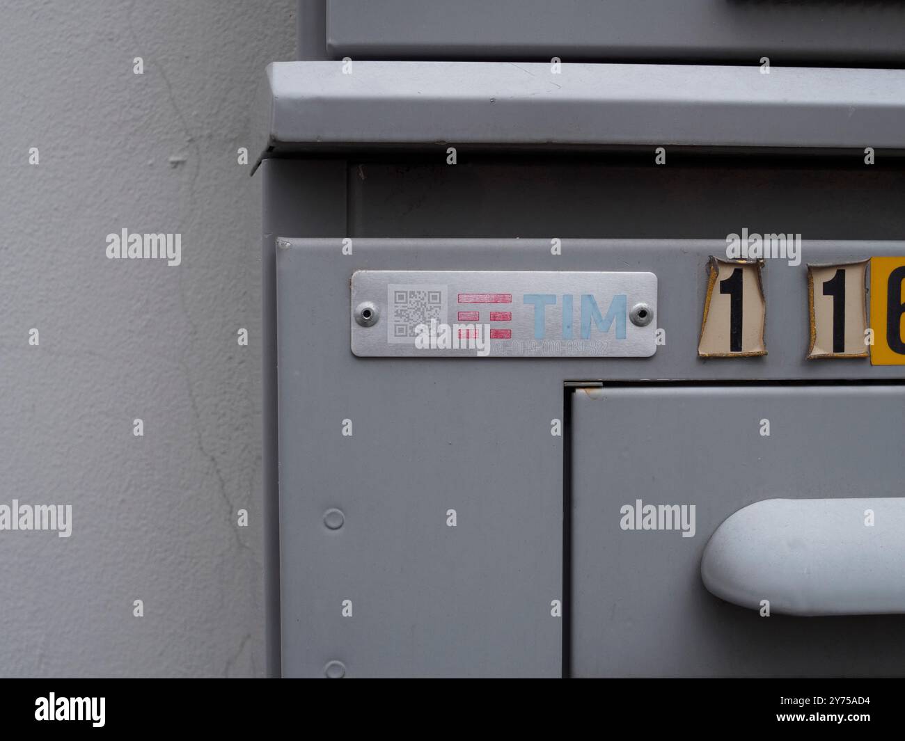 Cremona, Italy September 26th 2024 A qr code is affixed to a metal ...