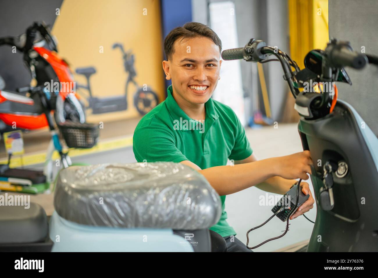 Picture of Donut Lab and Verge Motorcycles demonstrate 