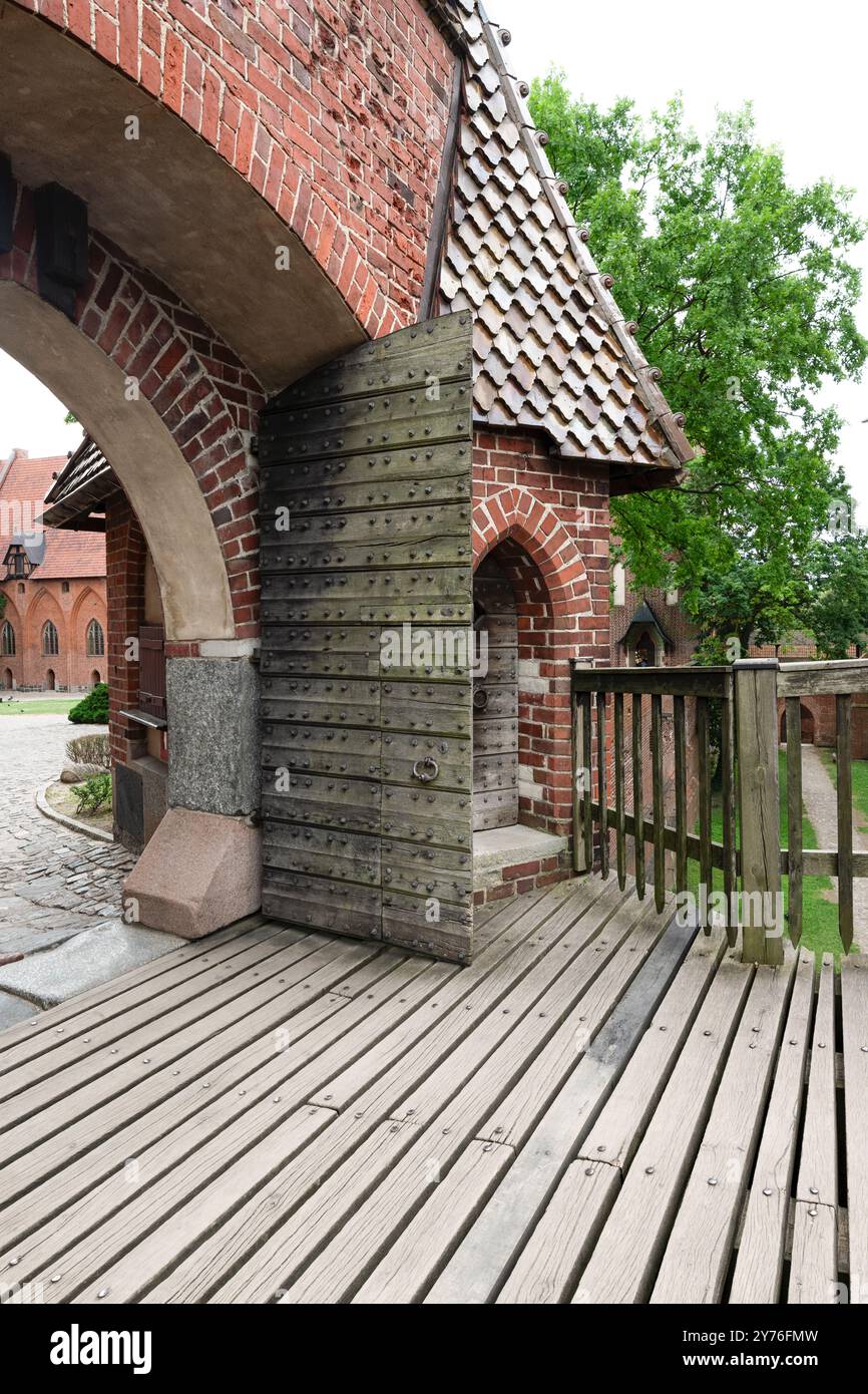 Guardhouse gate hi-res stock photography and images - Alamy