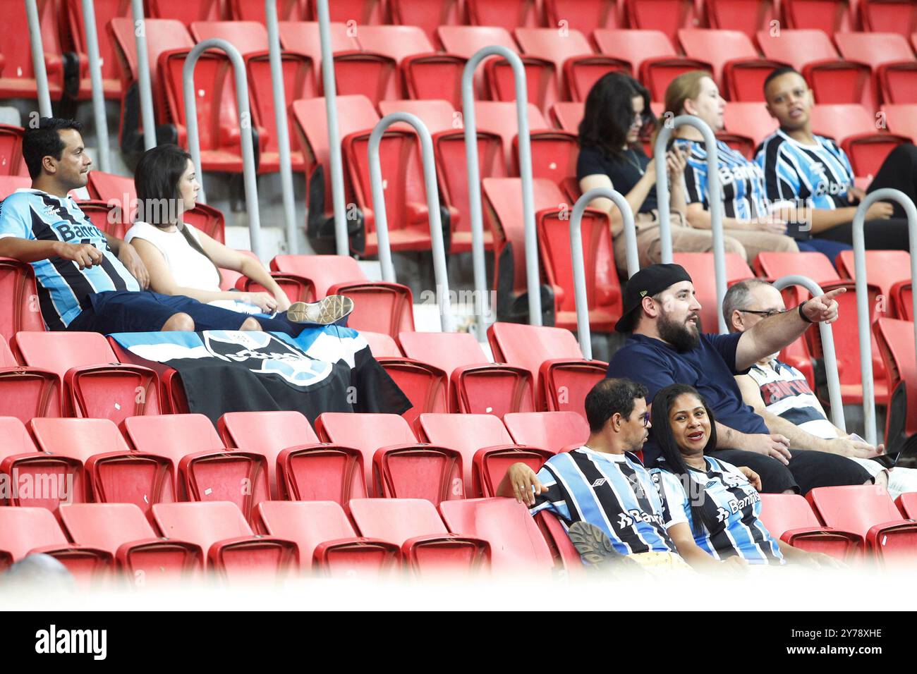 Brasilia, Brazil. 28th Sep, 2024. Gremio fans prior the match between Botafogo and Gremio, for the Brazilian Serie A 2024, at Mane Garrincha Stadium, in Brasilia on September 28, 2024. Photo: Adalberto Marques/DiaEsportivo/Alamy Live News Credit: DiaEsportivo/Alamy Live News Stock Photo