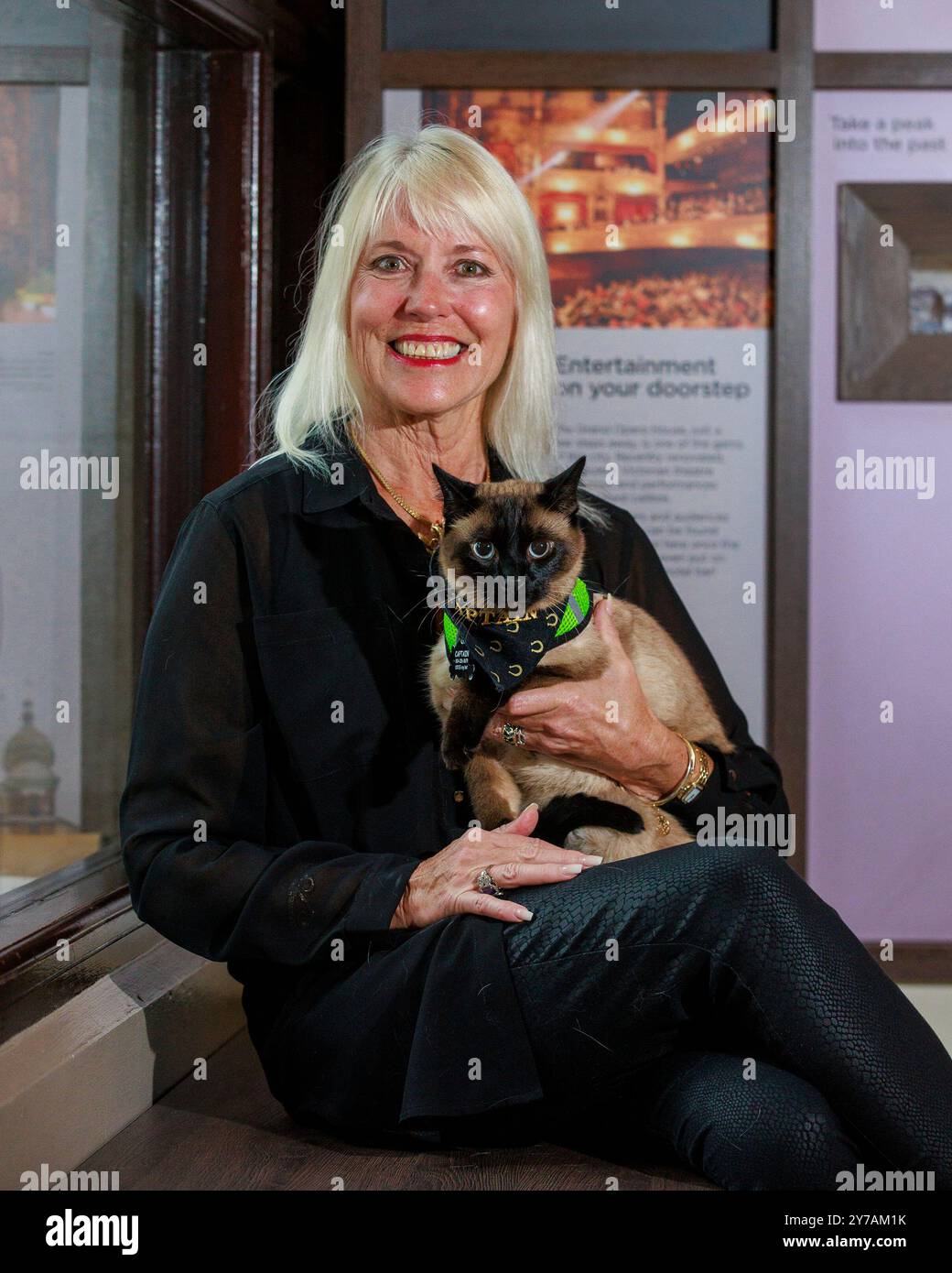 Holly hennessy hi-res stock photography and images - Alamy