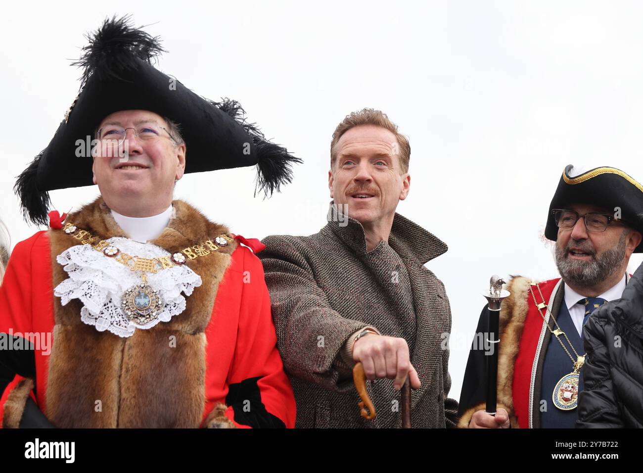 London, UK, 29th September 2024. Hollywood actor Damian Lewis became would-be shepherd for the day as he herded a group of sheep over Southwark Bridge.  The sheep first received a blessing and then Damian was joined by Lord Mayor of London Michael Mainelli,  Master Woolman Manny Cohen, and Sheriffs of the City, as they took up their historic entitlement to drive their sheep over the River Thames toll free, in the big fundraising event. Credit : Monica Wells/Alamy Live News Stock Photo