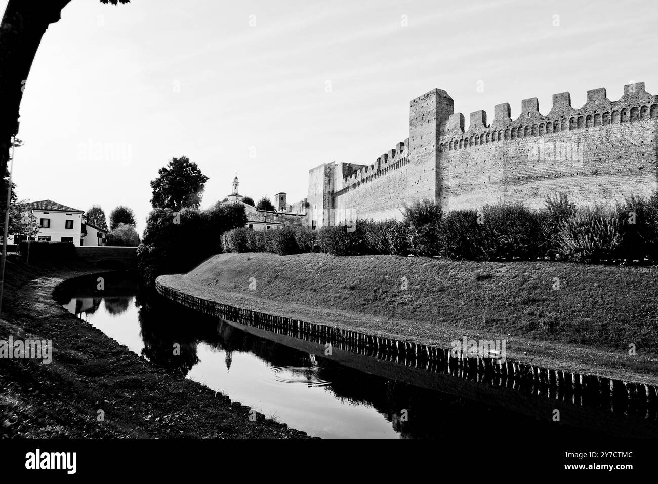 Medieval fort walls Black and White Stock Photos & Images - Alamy