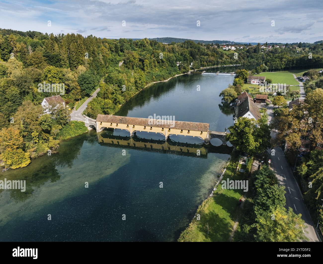 Birds eye aerial view bridge hi-res stock photography and images - Alamy