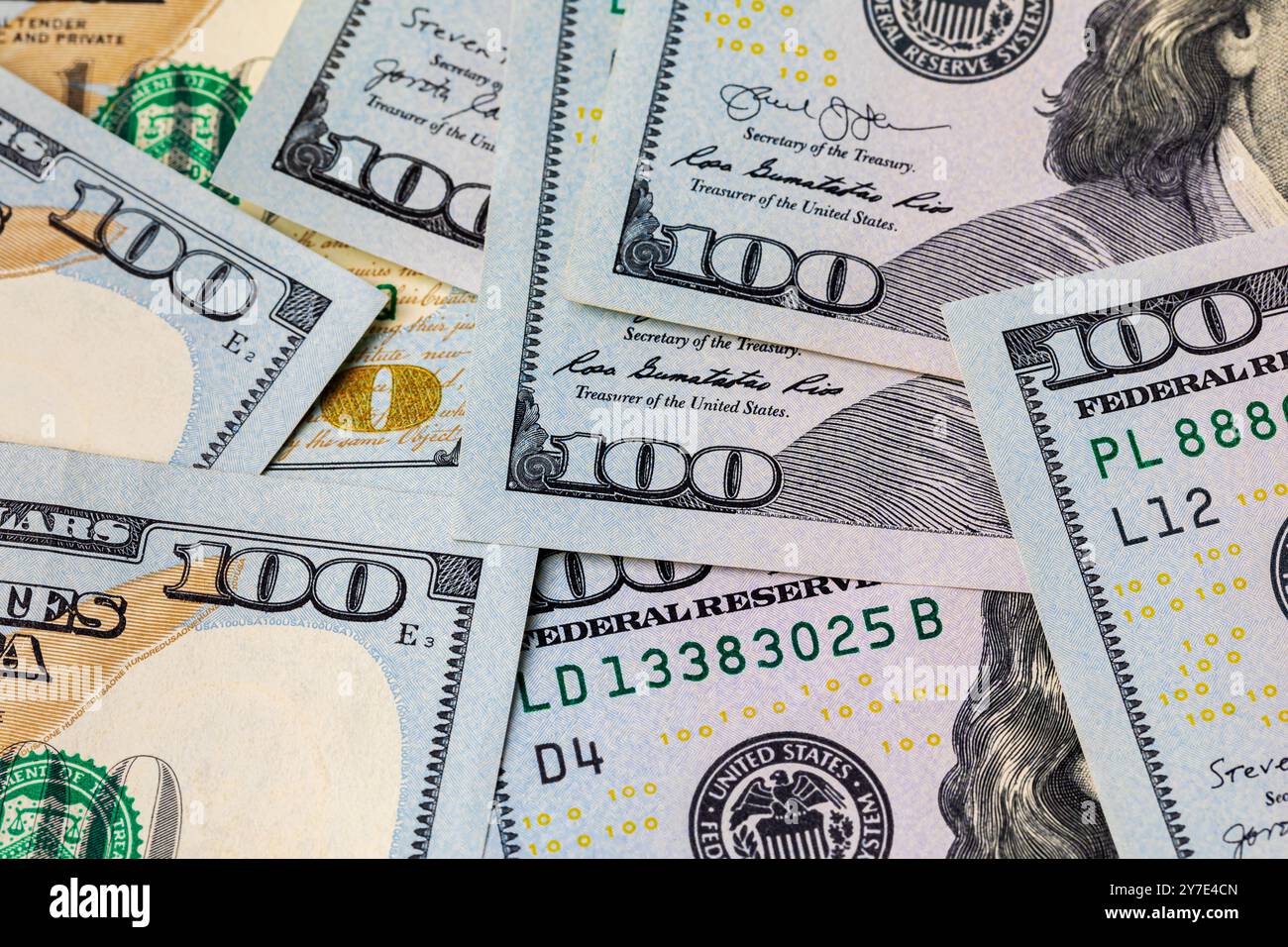 100 dollar bills hi-res stock photography and images - Alamy