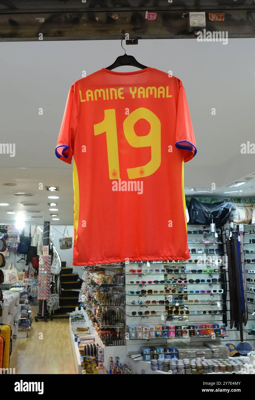 Lamine yamal shirt hi-res stock photography and images - Alamy