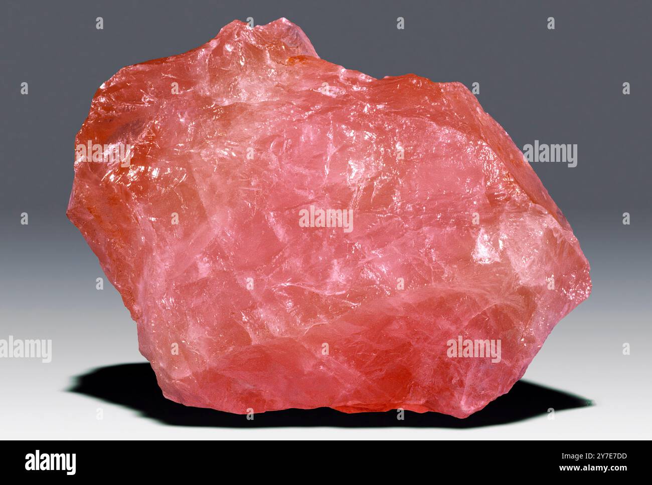 Conchoidal fracture hi-res stock photography and images - Alamy