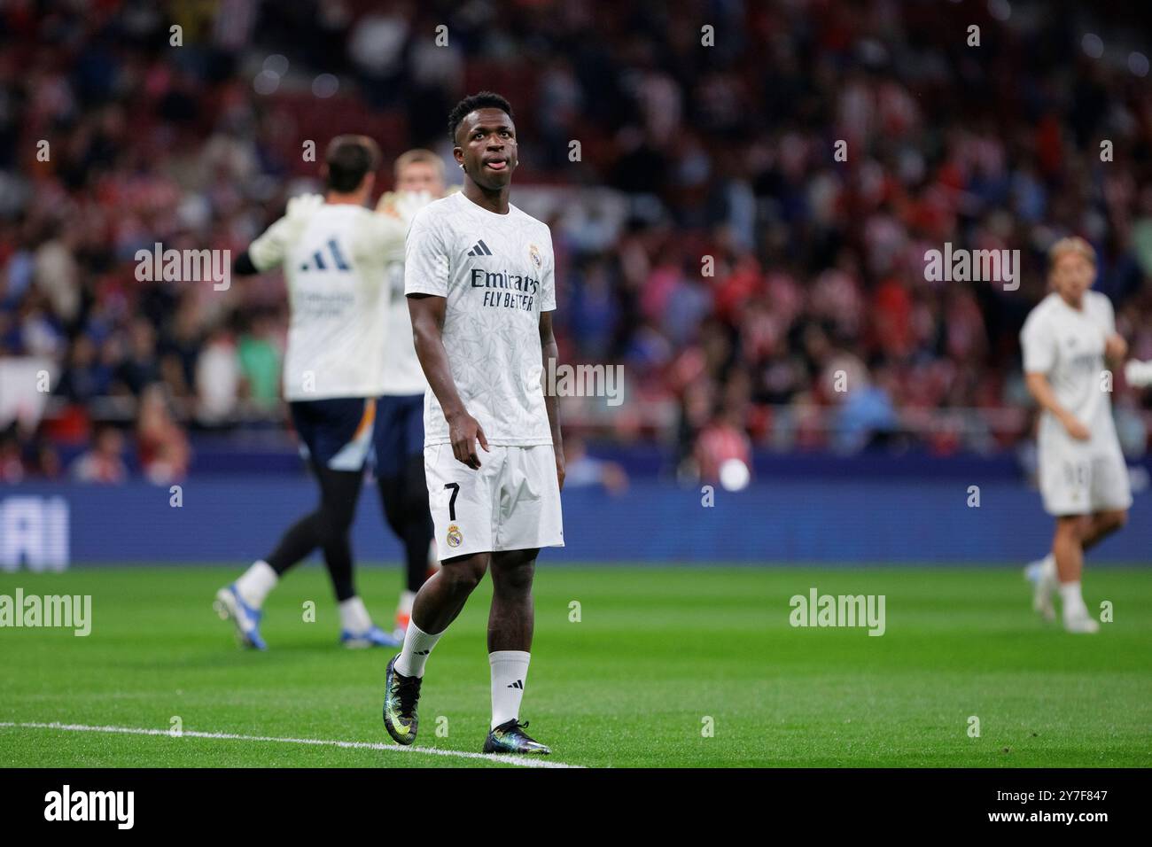 MADRID, SPAIN - September 29: Vinicius jr of Real Madrid  warm up during the La Liga 2024/25 match between Atletico de Madrid and Real Madrid at Civitas Metropolitano Stadium. (Photo by Guillermo Martinez) Stock Photo