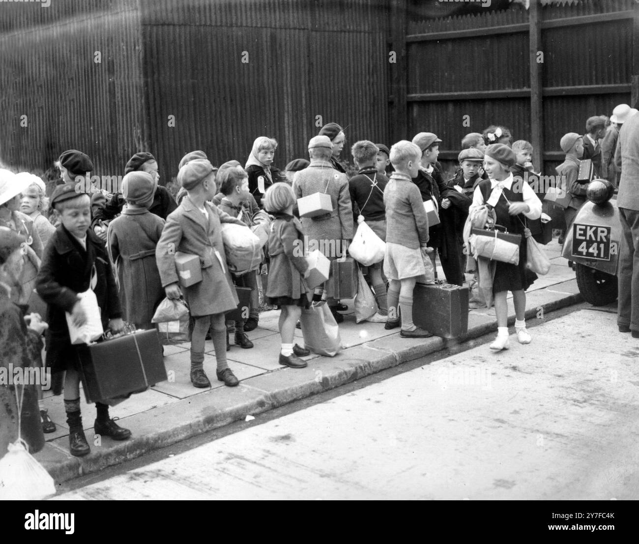 Ww2 Britain Child And Youth Evacuees Evacuation Scenes Hi res Stock 