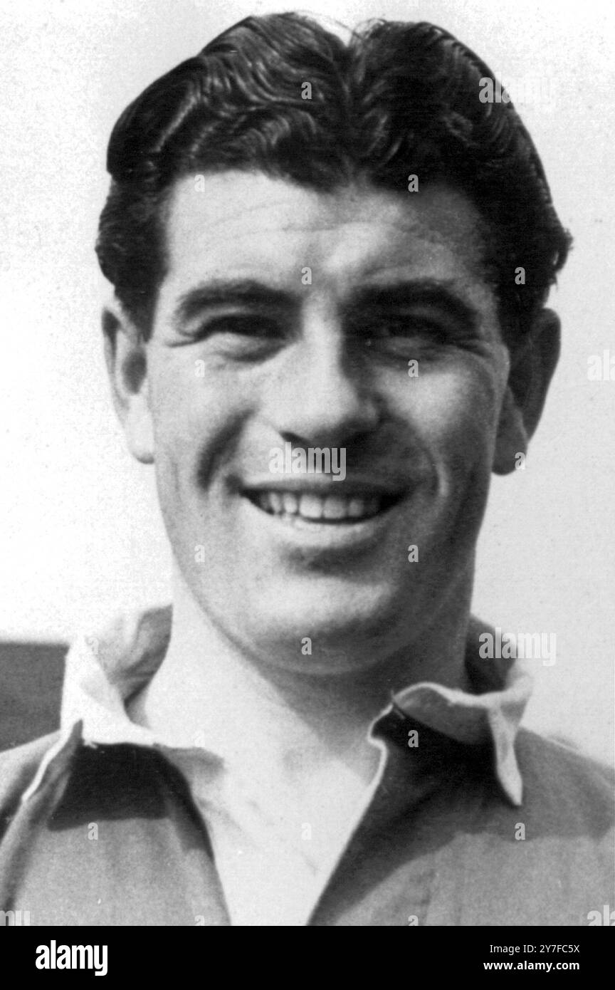 Chelsea left back hi-res stock photography and images - Alamy