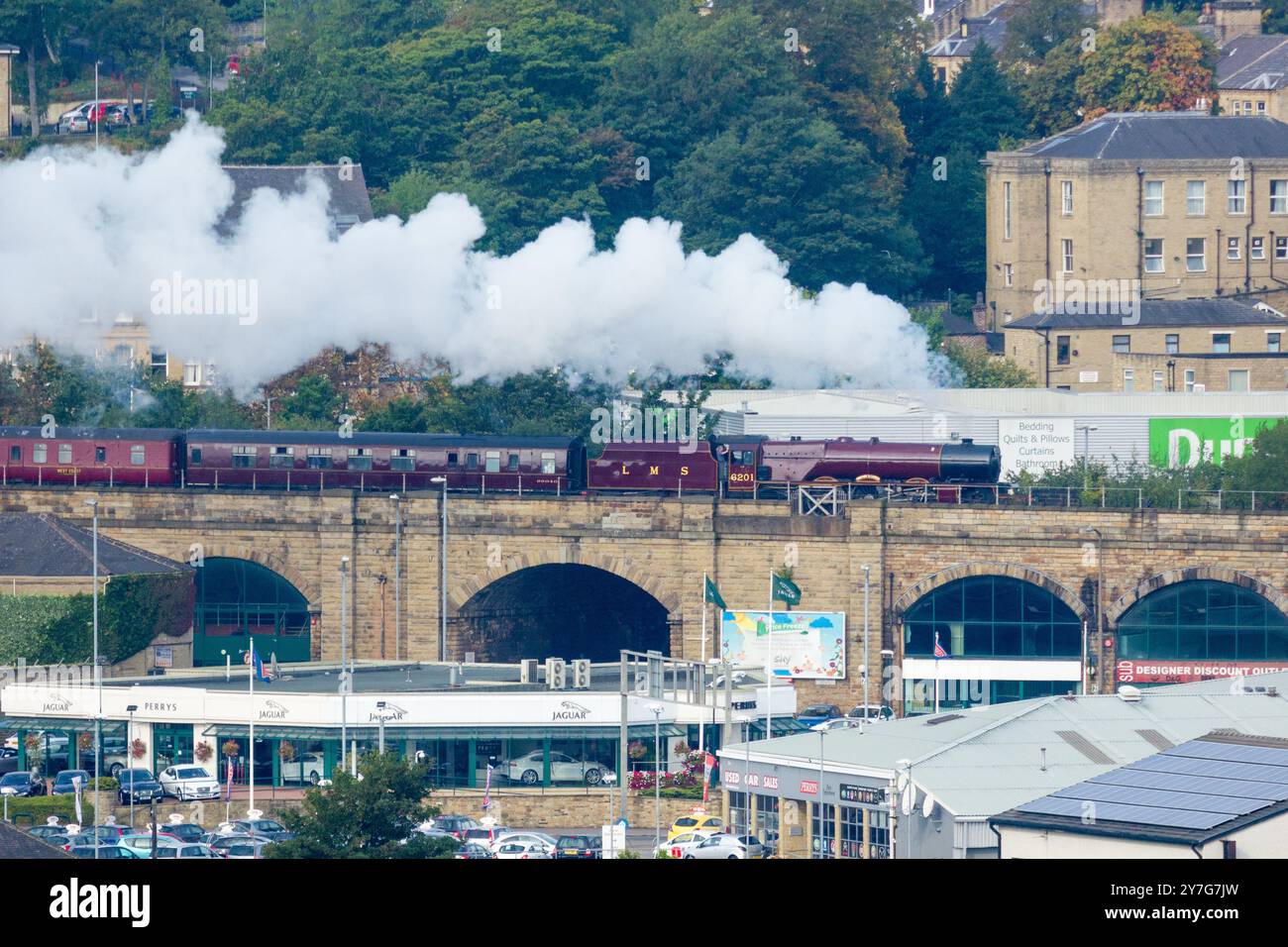 6201 Princess Elizabeth leaving Huddersfield Stock Photo