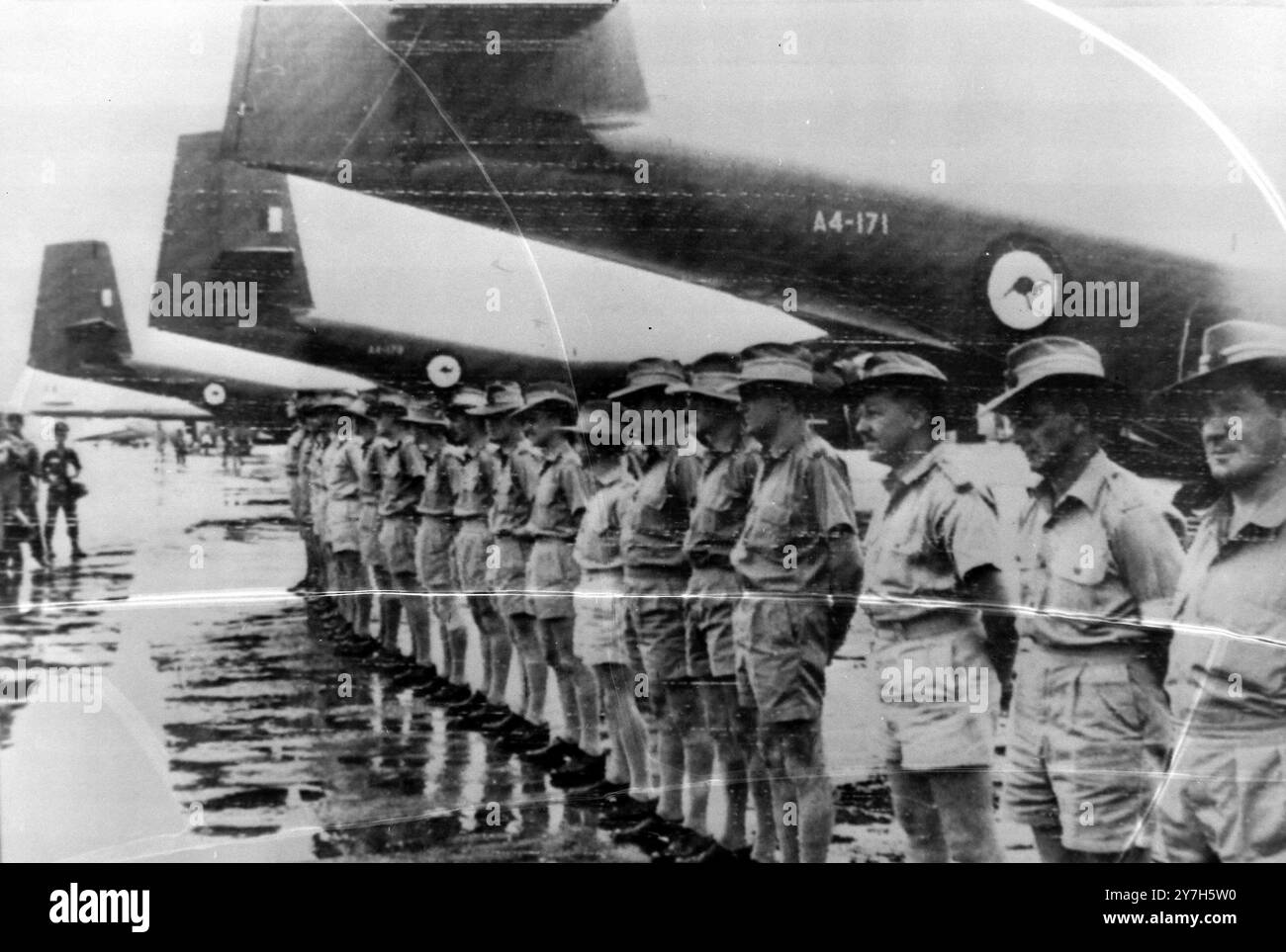 VIETNAM WAR AUSTRALIAN AIRMEN TROOPS IN SAIGON ; 10 AUGUST 1964 Stock Photo - Alamy