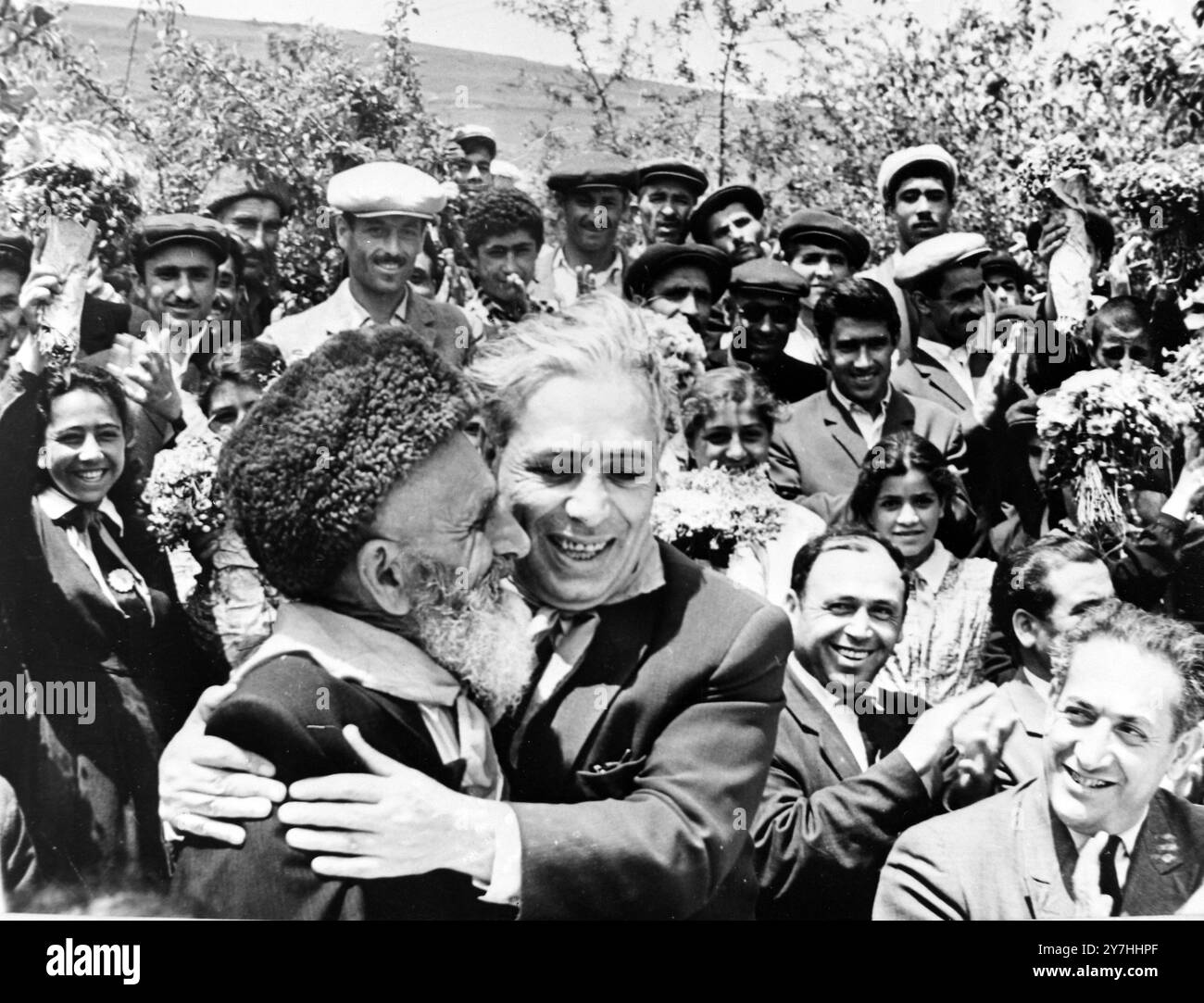 Shaffof tungi koylakda jinsiy aloqa