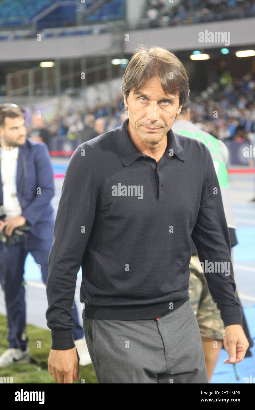 Napoli football soccer maradona hi-res stock photography and