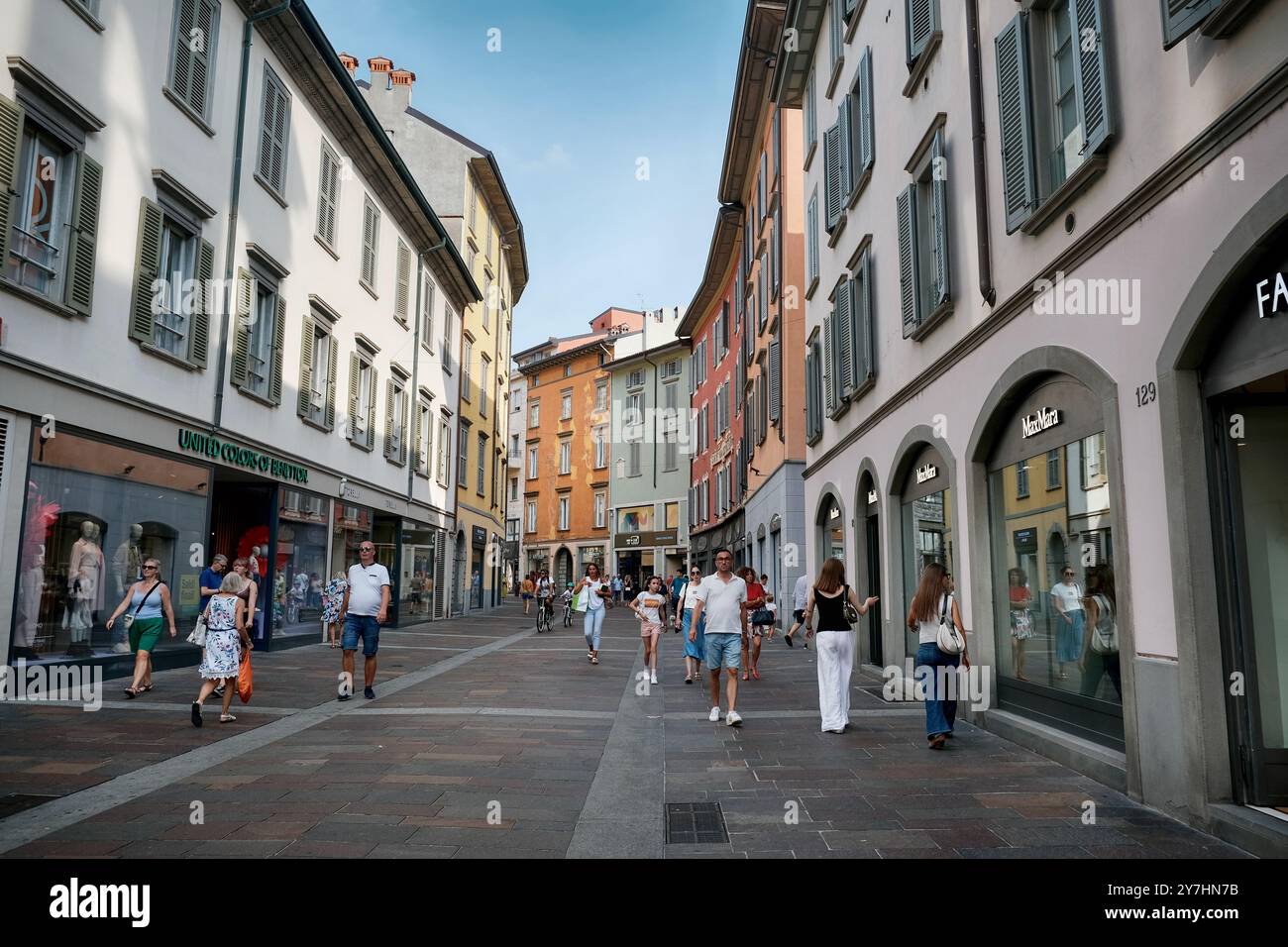 Bergamo city hi-res stock photography and images - Page 7 - Alamy, image size:1300x956