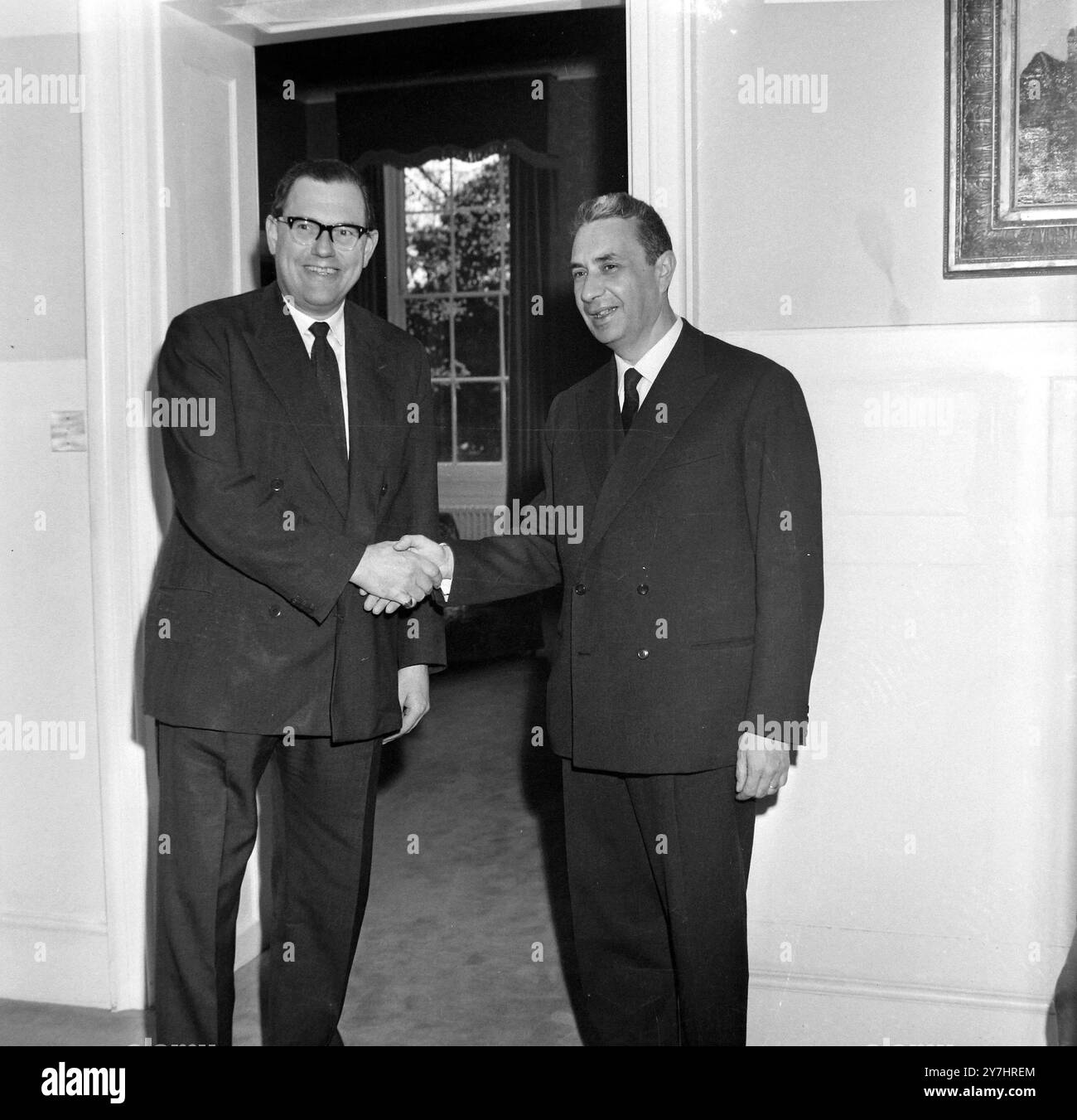 REGINALD MAUDLING WITH  ITALIAN PREMIER MORO ALDO IN LONDON /  ;  29 APRIL 1964 Stock Photo