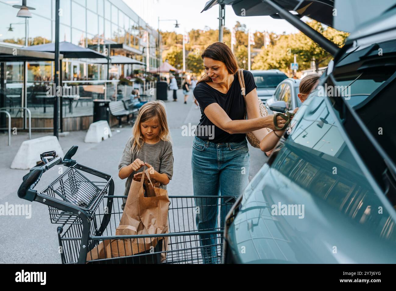 Loading grocery hi-res stock photography and images - Alamy