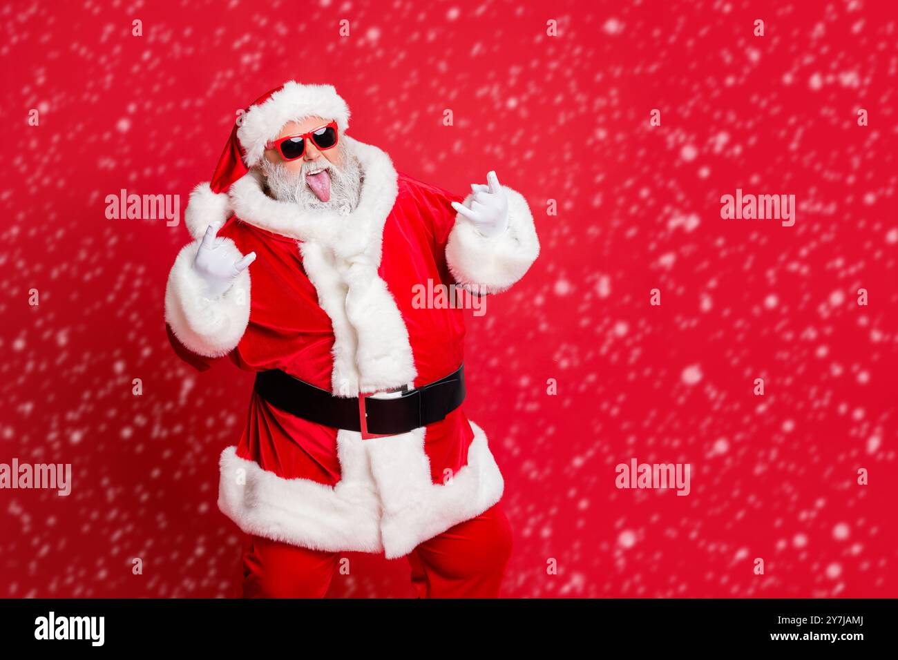 Naughty santa hi-res stock photography and images - Page 16 - Alamy, image size:1300x956