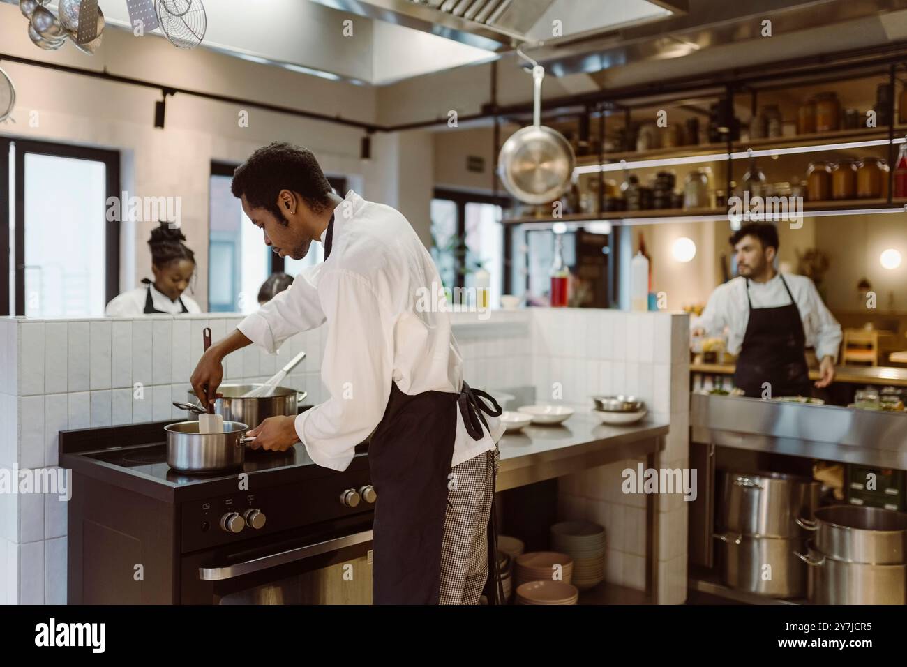 Commercial cooking technique hi-res stock photography and images - Alamy