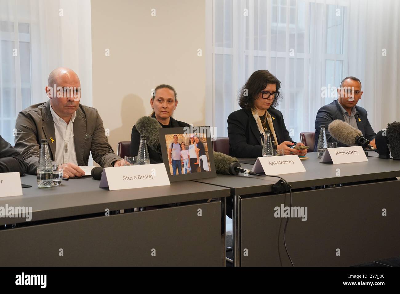 (Left to right) Steve Brisley, Ayelet Svatizky, Sharone Lifschitz and Sharon Sharabi during a press conference at the offices of Mishcon de Reya in central London, ahead of the first anniversary of the kidnapping on October 7 2023 in Israel. Picture date: Monday September 30, 2024. Stock Photo