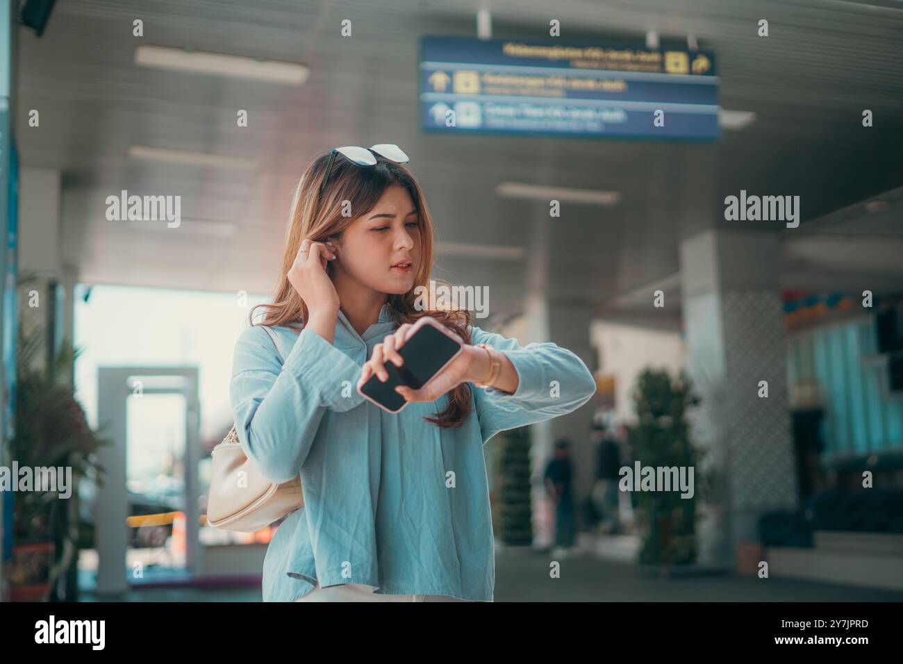 Departure young woman airport hi-res stock photography and images - Alamy