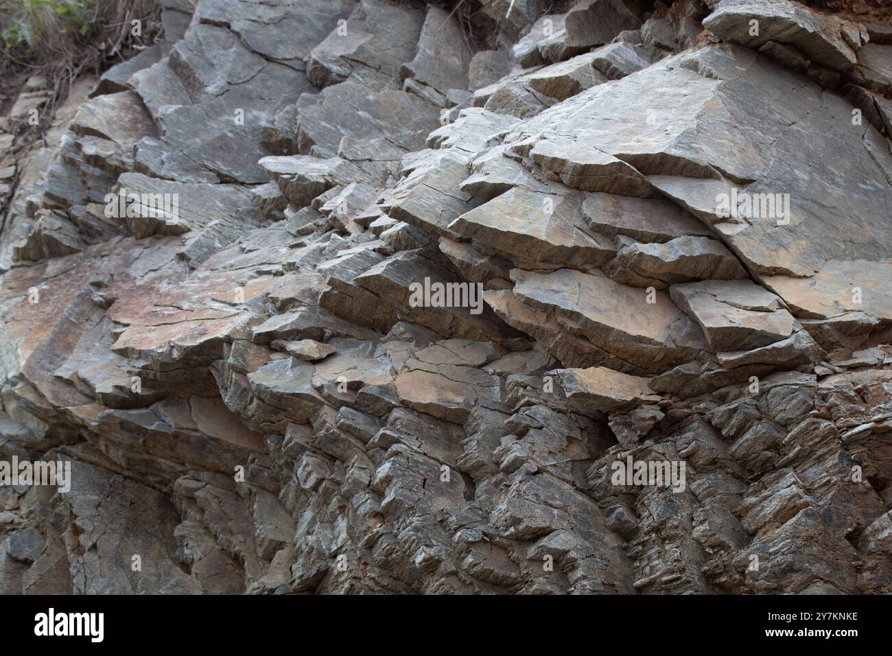 Jaggerd rocks hi-res stock photography and images - Alamy