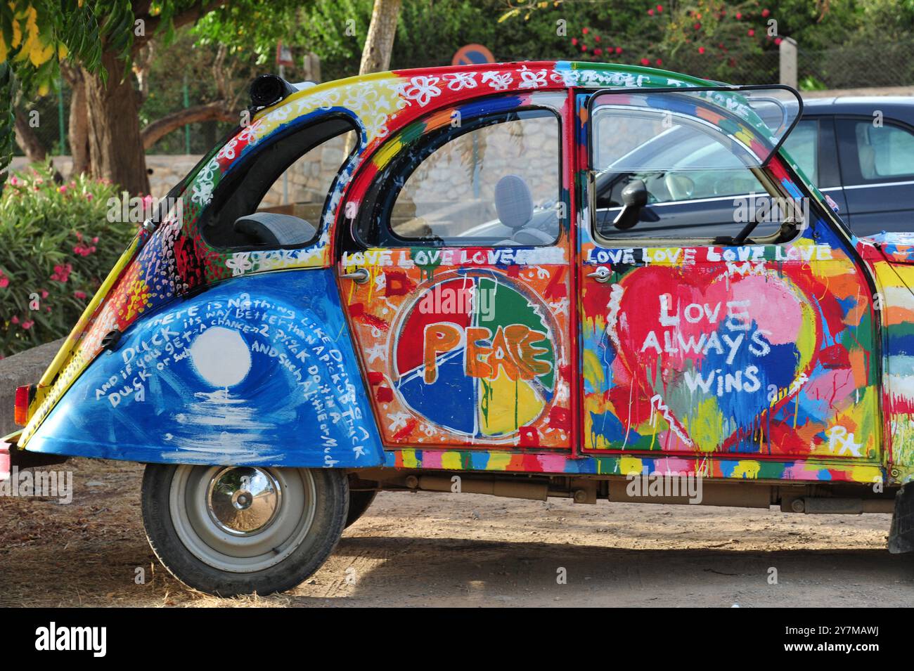 Old citroen car hi-res stock photography and images - Alamy
