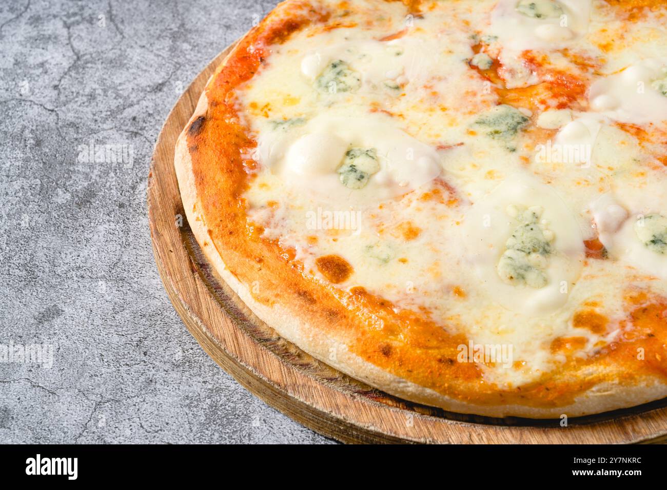 Four cheese hi-res stock photography and images - Alamy, image size:1300x956