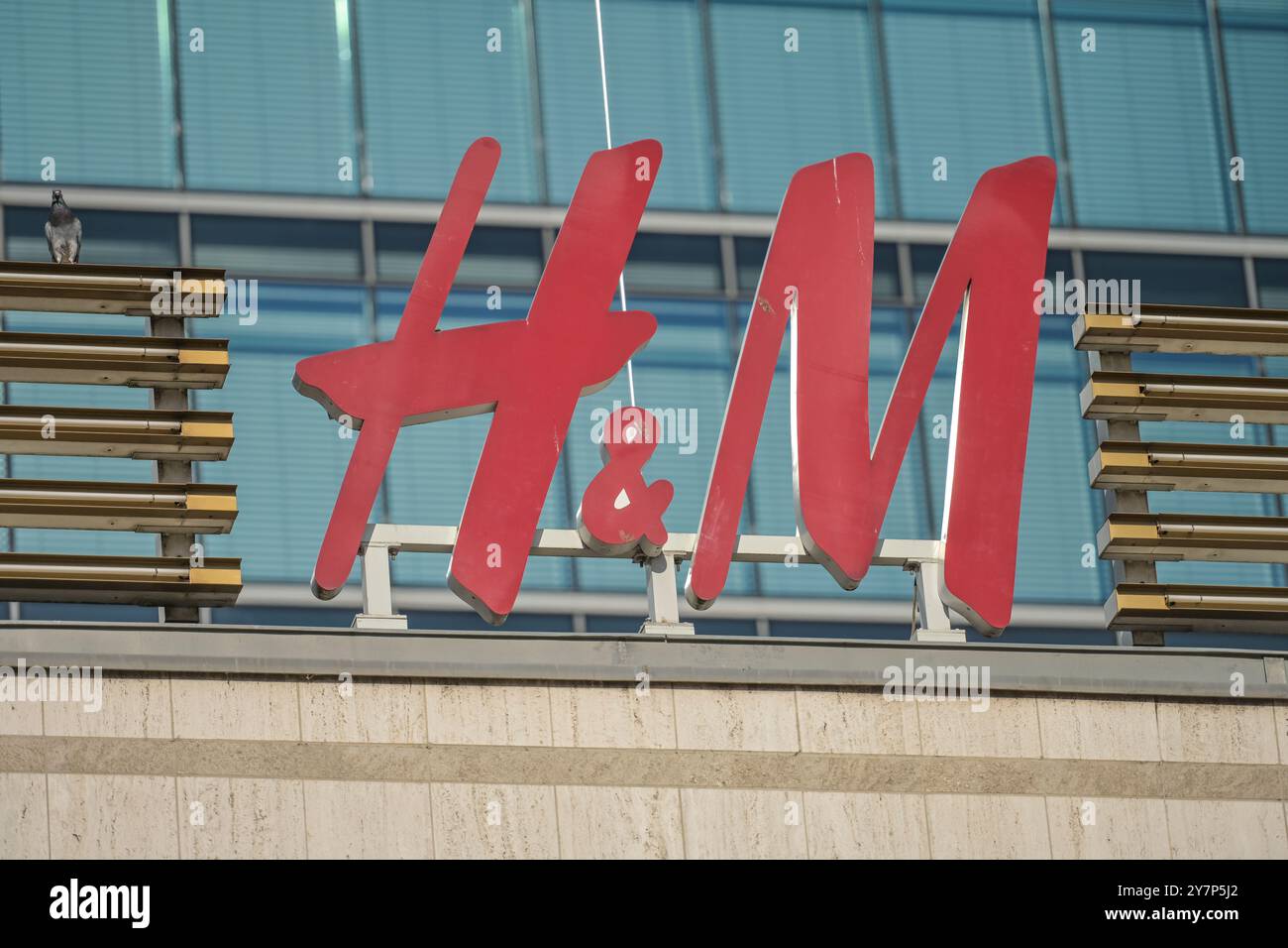 H and m deutschland sales