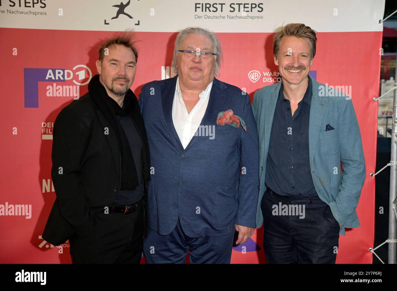 Thomas Arnold, Bernd Stegemann und Max von Pufendorf bei der 25. Verleihung der First Steps Awards 2024 im Theater des Westens. Berlin, 30.09.2024 *** Thomas Arnold, Bernd Stegemann and Max von Pufendorf at the 25th presentation of the First Steps Awards 2024 at the Theater des Westens Berlin, 30 09 2024 Foto:xF.xKernx/xFuturexImagex first steps 4741 Stock Photo