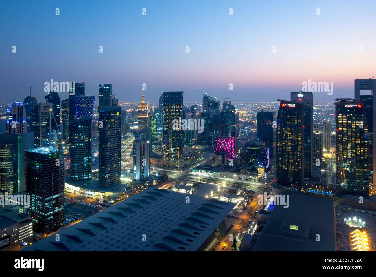 Skyline skyscraper doha qatar hi-res stock photography and images - Alamy