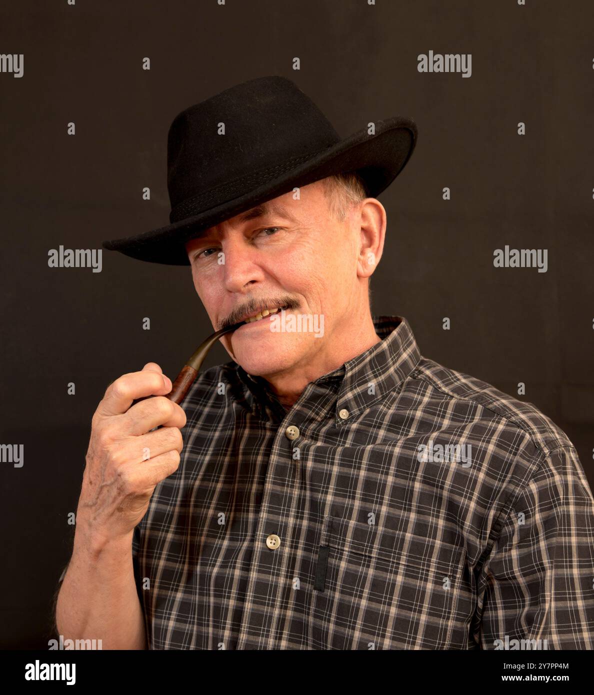 Cartoon cowboy hat hi-res stock photography and images - Alamy