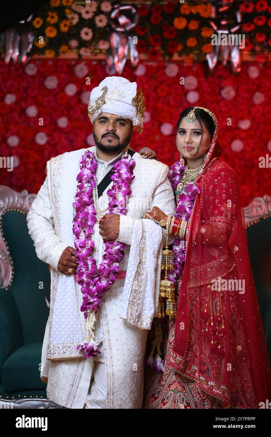 Portrait indian bride posing hi-res stock photography and images - Alamy