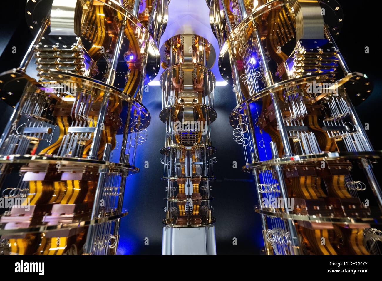 Quantum computing ibm hi-res stock photography and images - Alamy