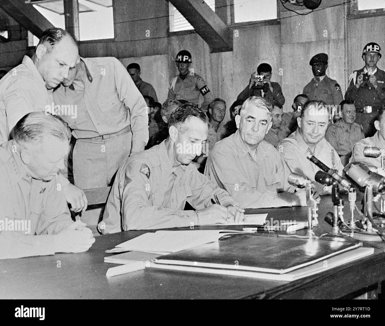 P o w korean war hi-res stock photography and images - Alamy