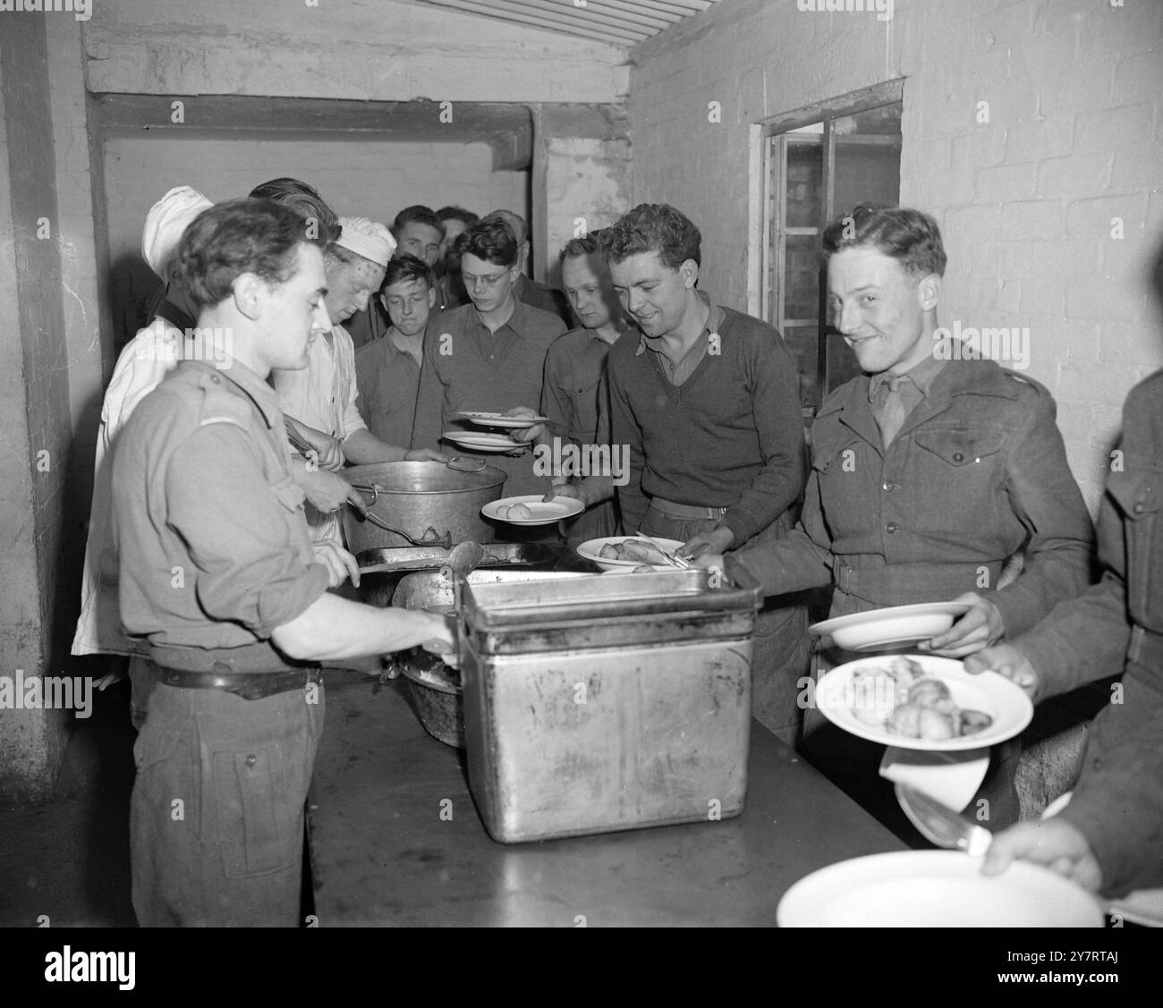 Officer&rsquo;s mess army hi-res stock photography and images - Alamy