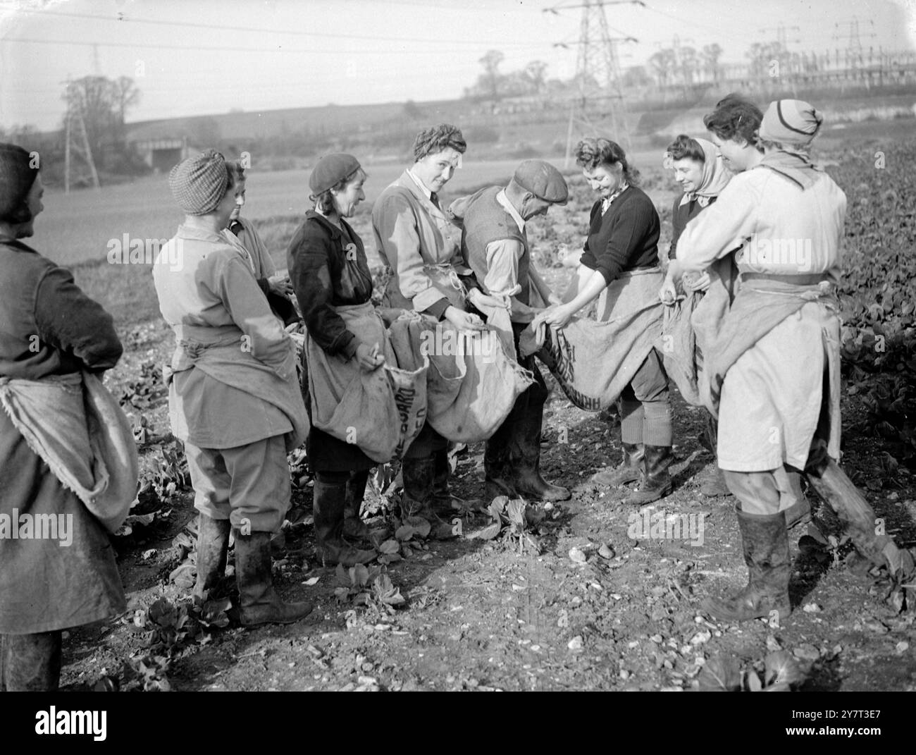 Queue for nitrate Soda .   11 March 1948 Stock Photo